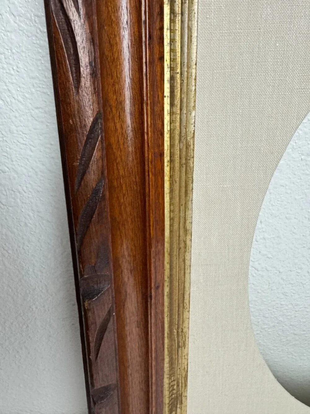 Vintage / Antique  Wooden Carved Frame w/Oval Opening 17 x 21